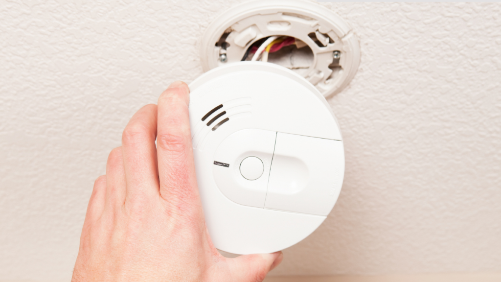 Sin título (1080 x 1350 px) (Sitio web) (5) installation and troubleshooting into smoke detector service in Miami